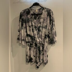 Elan Gray and White Wrap Blouse with 3/4 Sleeves